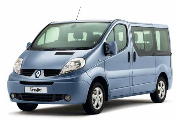 Renault Trafic nine seat minibus